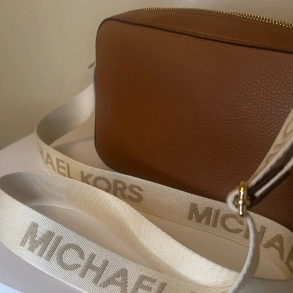 Michael Kors Tan Brown Pebbled Leather Messenger with Branded Canvas Strap - Picture 5 of 5